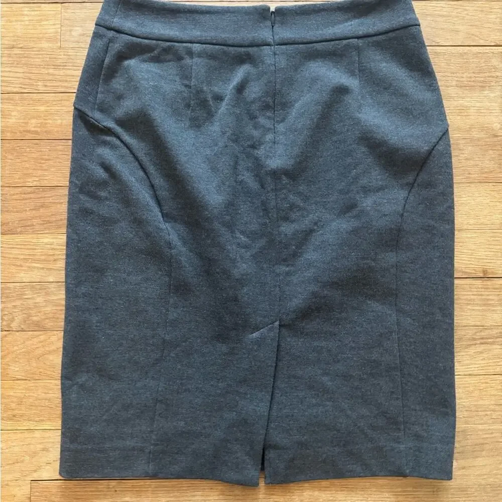 Michael Kors gray knee length pencil skirt size 6  b18
